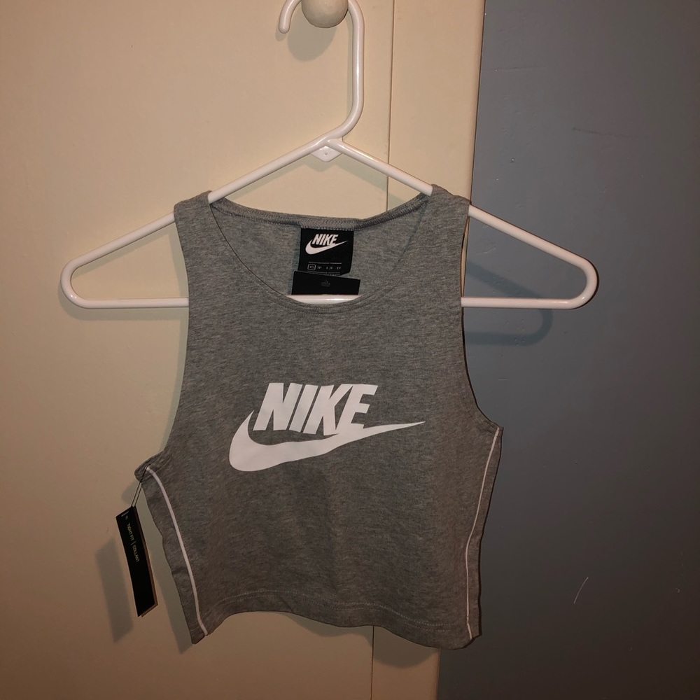 Women Nike crop